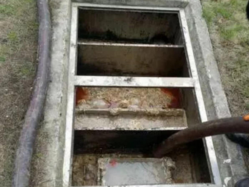 尉犁隔油池清理