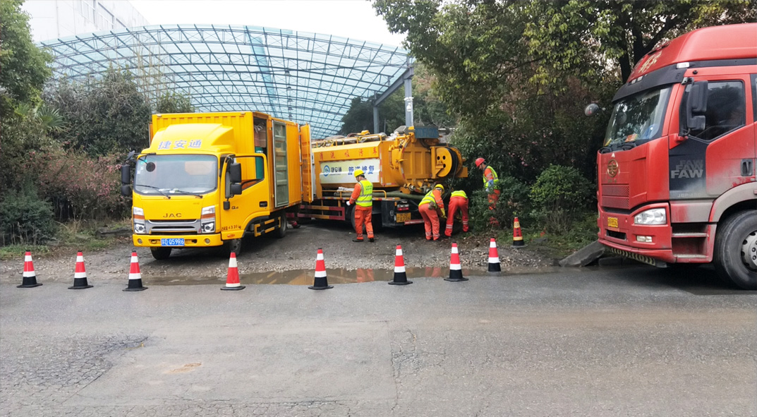 尉犁成区雨污水管网“四位一体”检测疏通项目